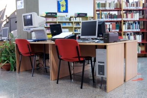 le postazioni per ipovedenti della biblioteca di Carbonia